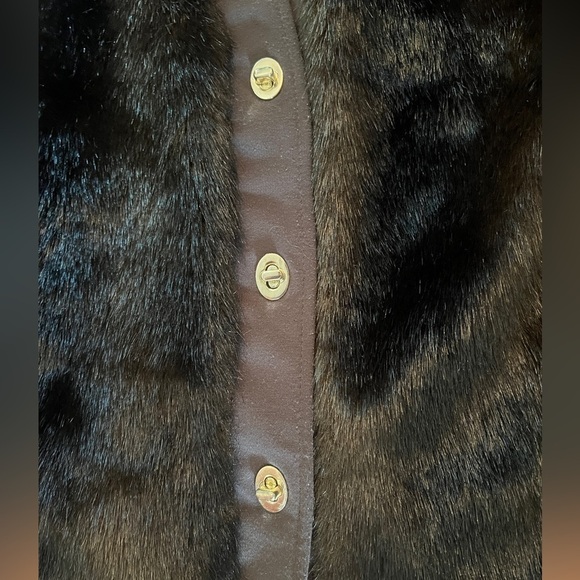 ELLEN TRACY Faux Fur Mink Vest Gold Hardware Nordstrom - Picture 3 of 7